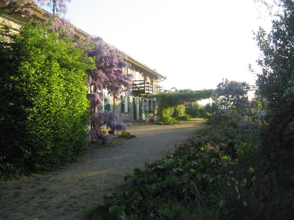 Agriturismo Cascina Serra Cossano Belbo 外观 照片