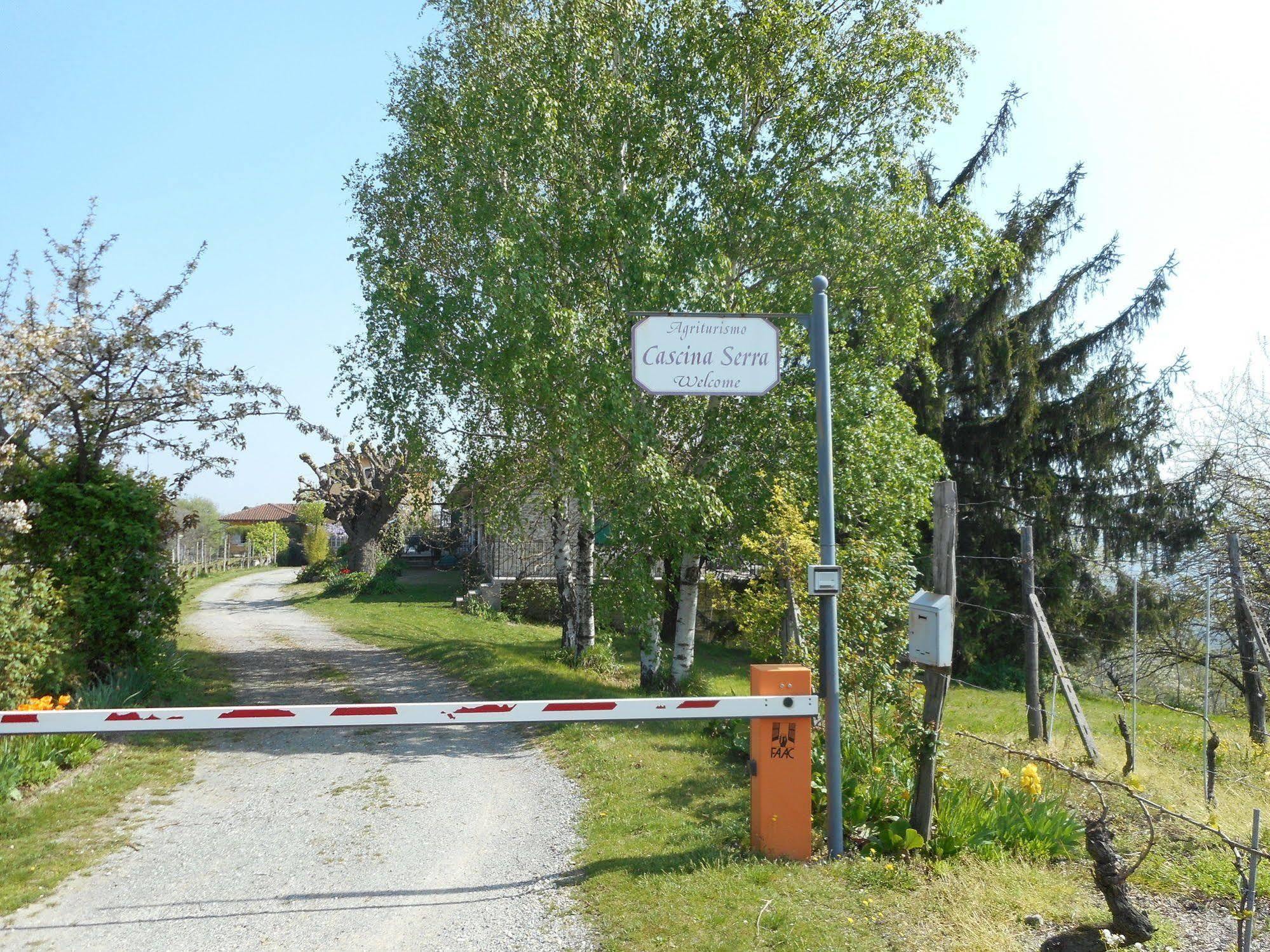 Agriturismo Cascina Serra Cossano Belbo 外观 照片