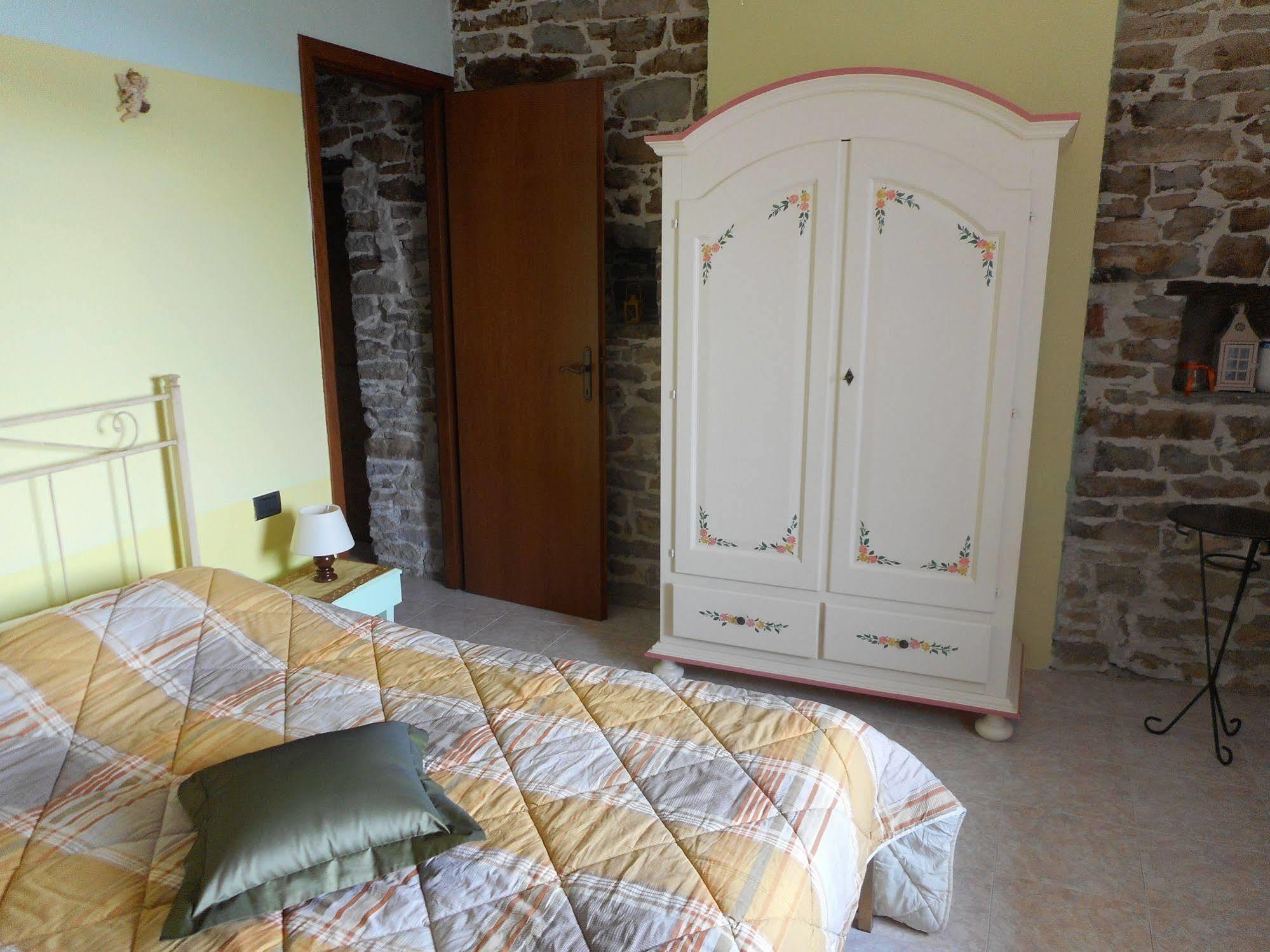 Agriturismo Cascina Serra Cossano Belbo 外观 照片