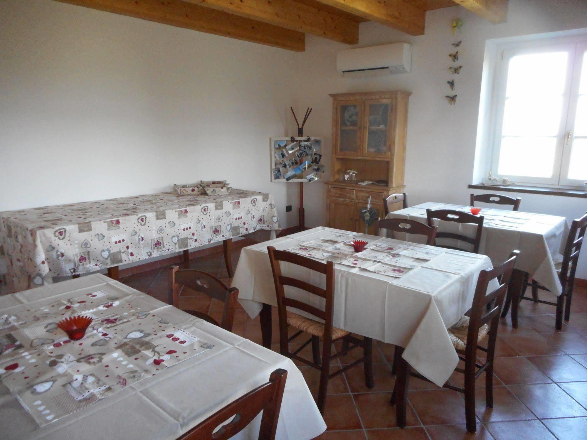 Agriturismo Cascina Serra Cossano Belbo 外观 照片