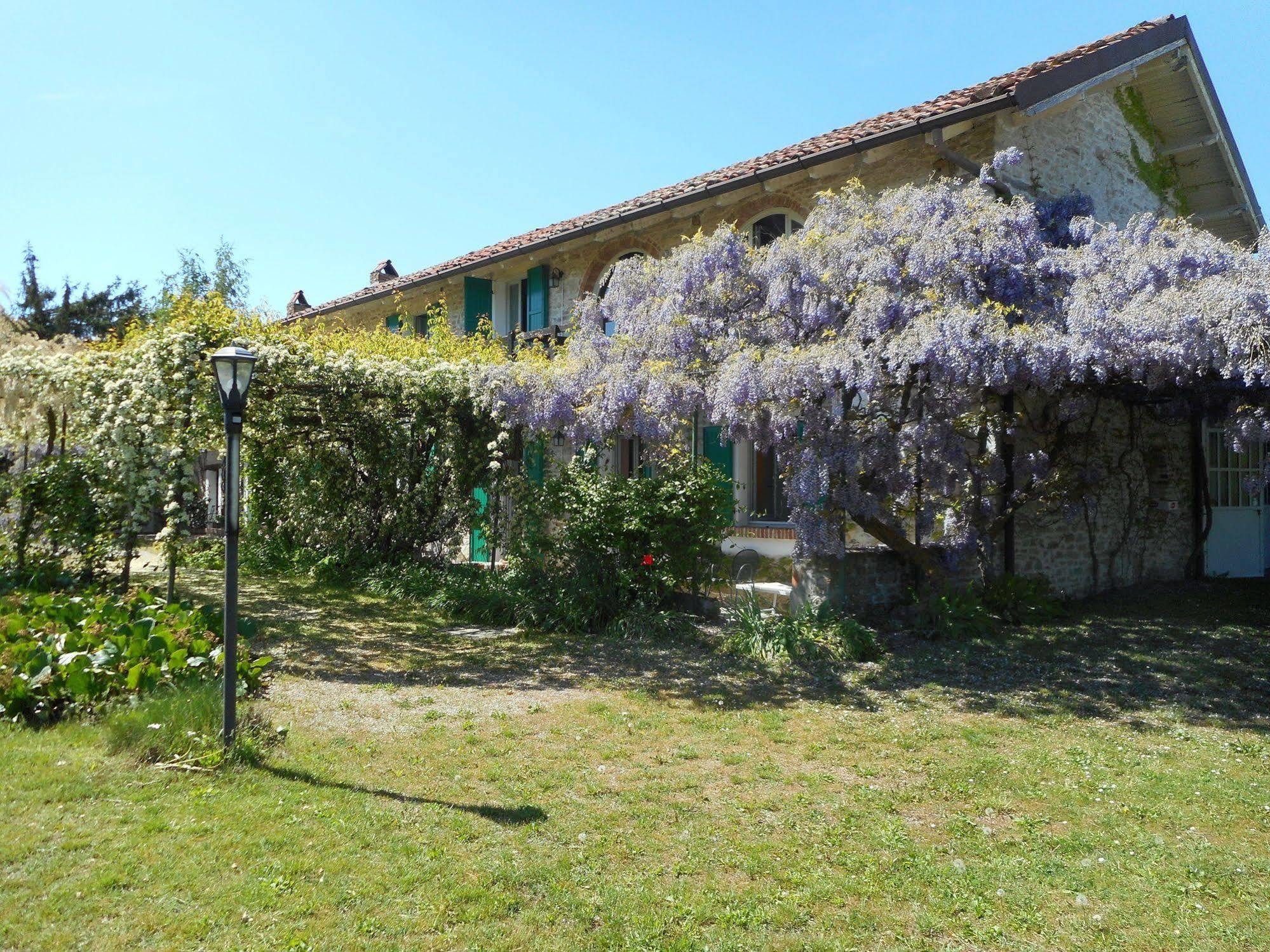 Agriturismo Cascina Serra Cossano Belbo 外观 照片