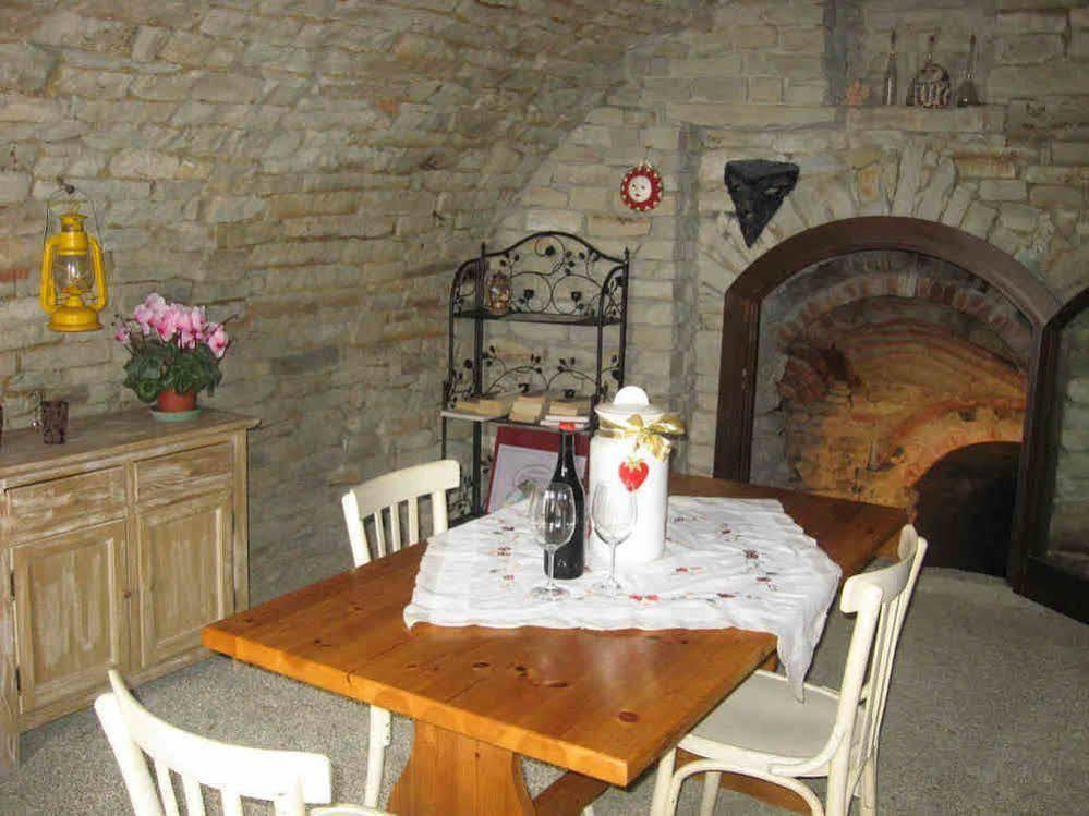 Agriturismo Cascina Serra Cossano Belbo 外观 照片